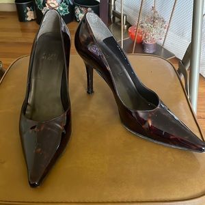 Stuart Weitzman Medium Width Patent Tortoishell Pumps